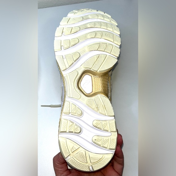 Asics GEL-Nimbus 22 Knit Cream color size 8.5 - Picture 7 of 10